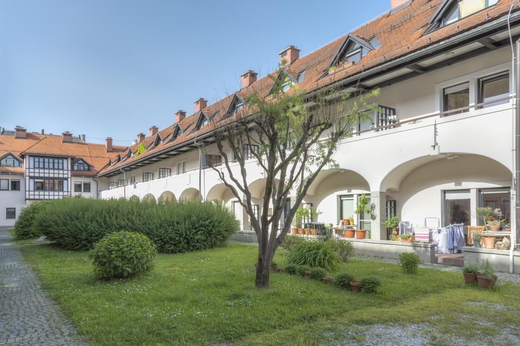 Apartments Fine Ziherlova Любляна Стая снимка
