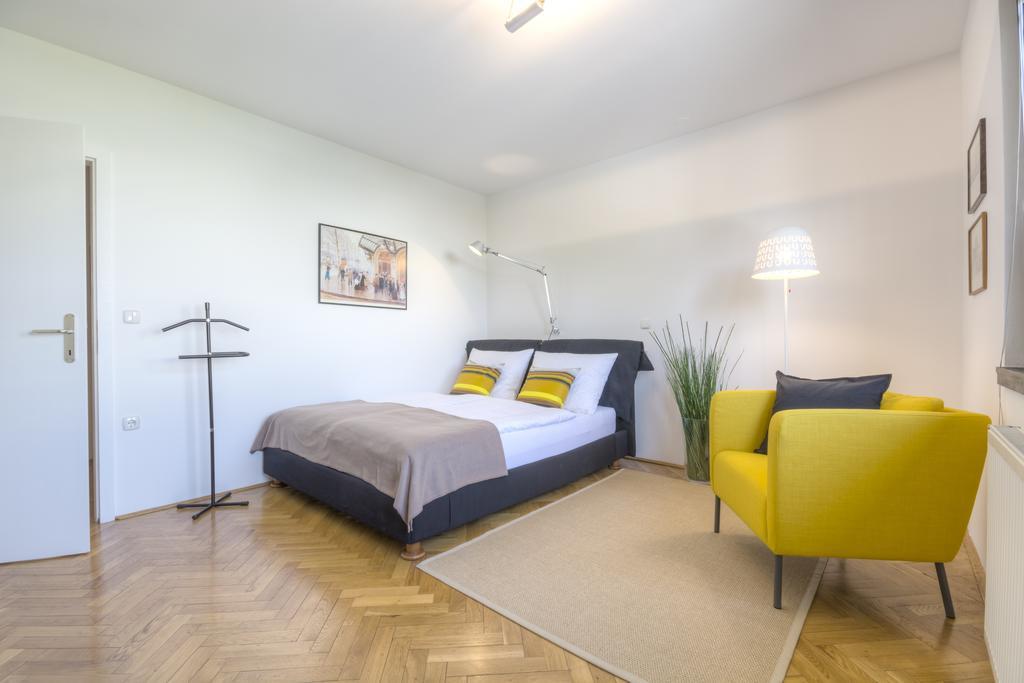 Apartments Fine Ziherlova Любляна Стая снимка